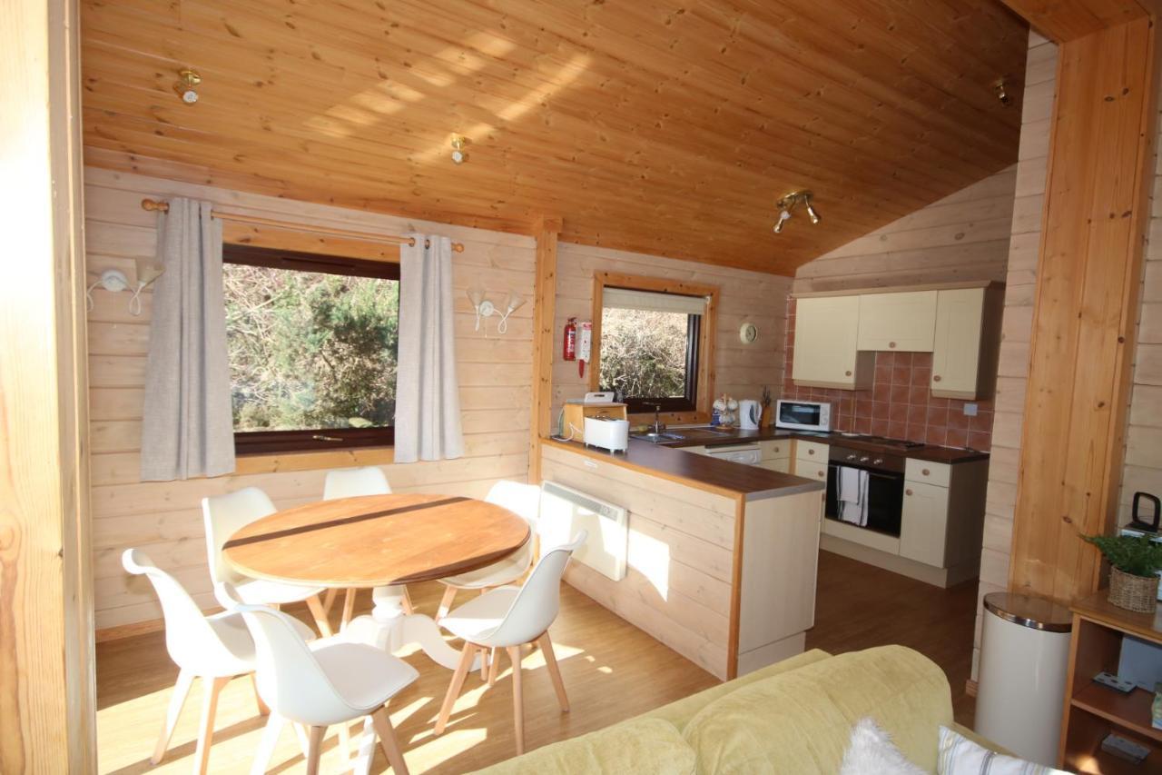 Hartland Hideaway Lodge Woolfardisworthy  Exteriör bild